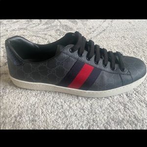 LIKE NEW Men’s AUTHENTIC DESIGNER GUCCI Ace GG Supreme Sneaker Size 9.5